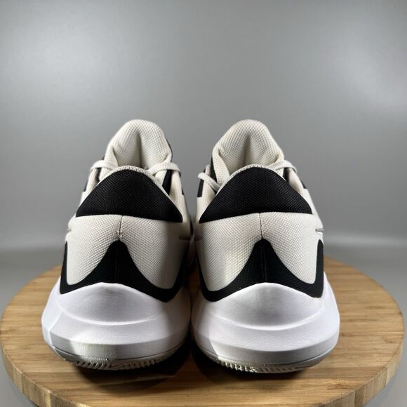 Nike Athletic Shoes in Black and White - Picture 4 of 8